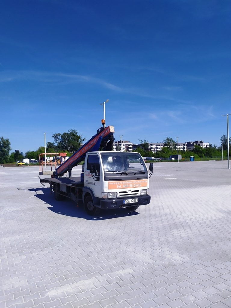 prace-oświetleniowe-Podnośnik-koszowy-Oława Podnośnik koszowy Oława. Wynajem podnośników Oława