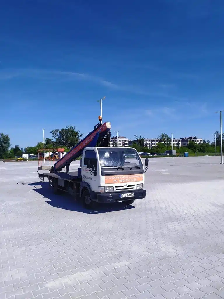 prace-oświetleniowe-Podnośnik-koszowy-Oława Podnośnik koszowy Oława. Wynajem podnośników Oława