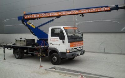 Rodzaje podnośników koszowych, zwyżek, podestów ruchomych i wysięgników koszowych, a cena wynajmu sprzętu